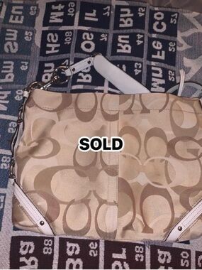Signature Hobo COACH pre ❤️